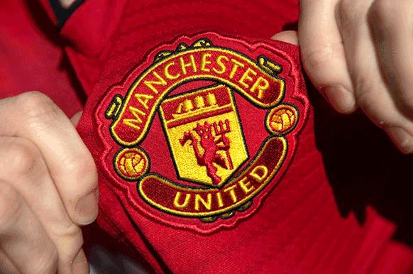 Màu áo của Manchester United là màu đỏ và trắng